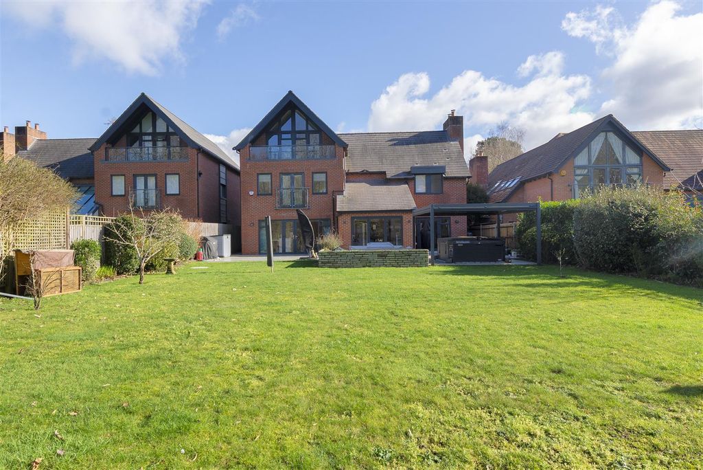 Property photo 2 of 23 17