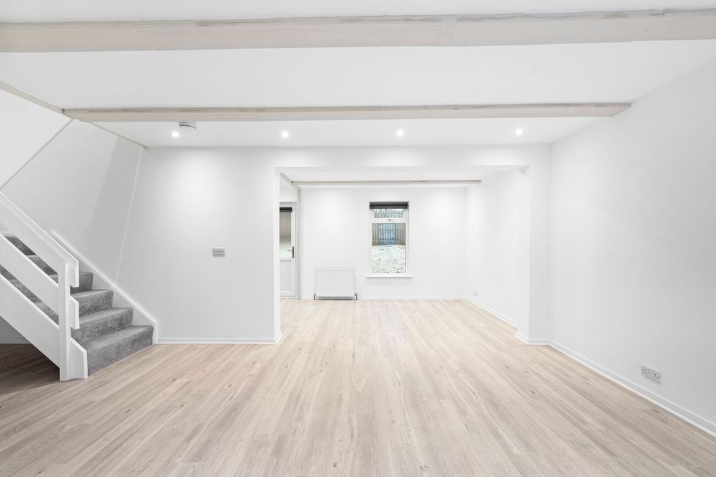 Property photo 3 of 26