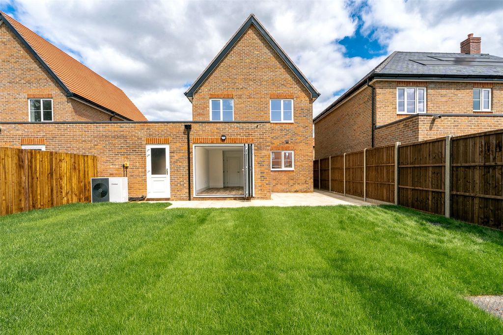 Property photo 2 of 11 Picture No. 08