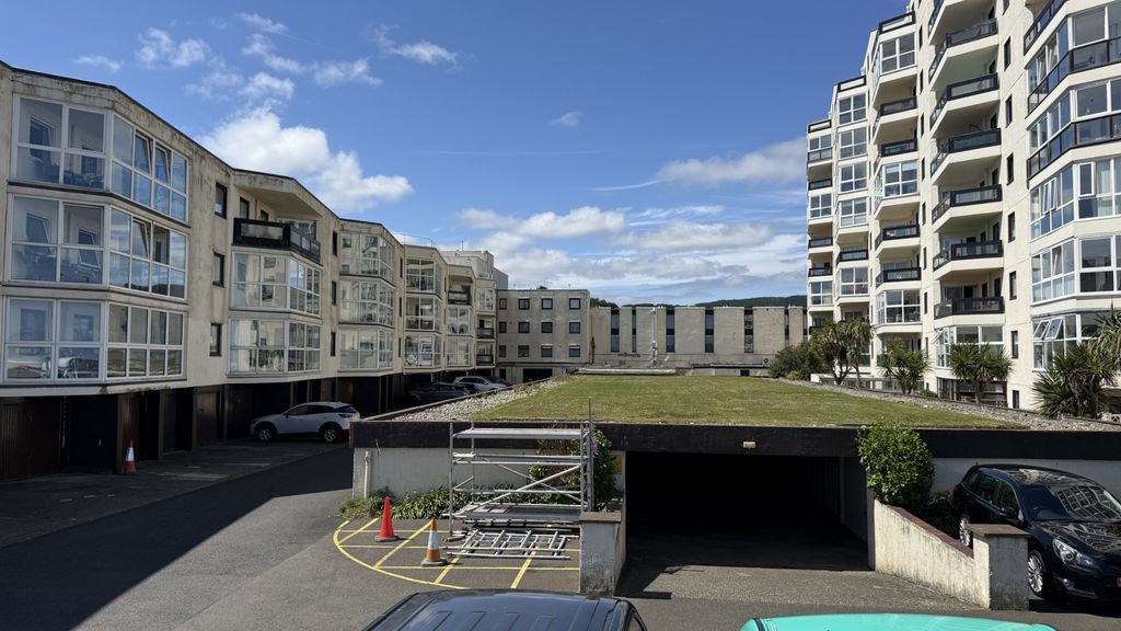 Property photo 1 of 3