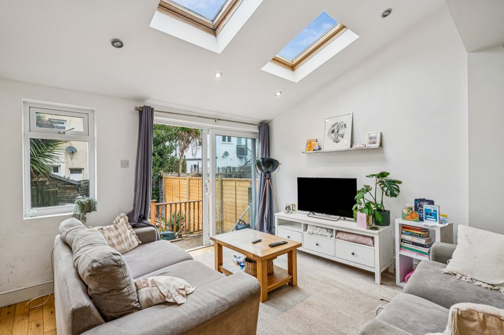 Property photo 1 of 12