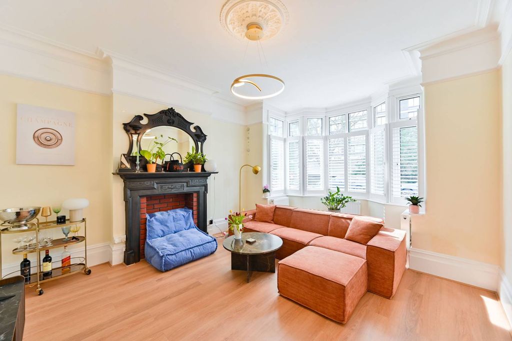 Property photo 3 of 23