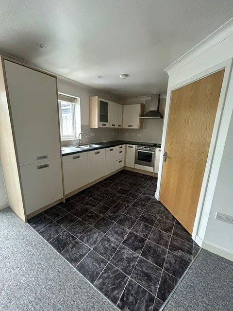 Property photo 2 of 8 Kitchen