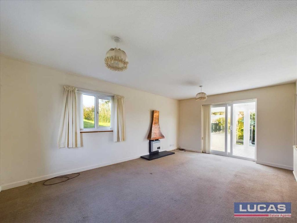 Property photo 2 of 22