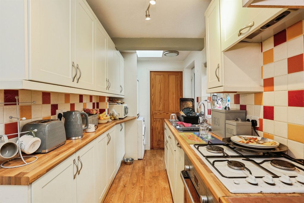 Property photo 3 of 17