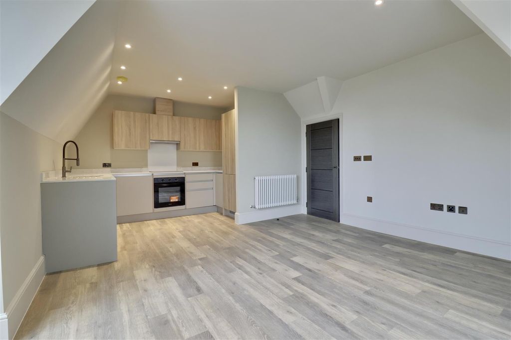 Property photo 2 of 19 46Fdf5D2-0Aba-473A-B01B-5A3C69B70874_1_201_A.Jpeg