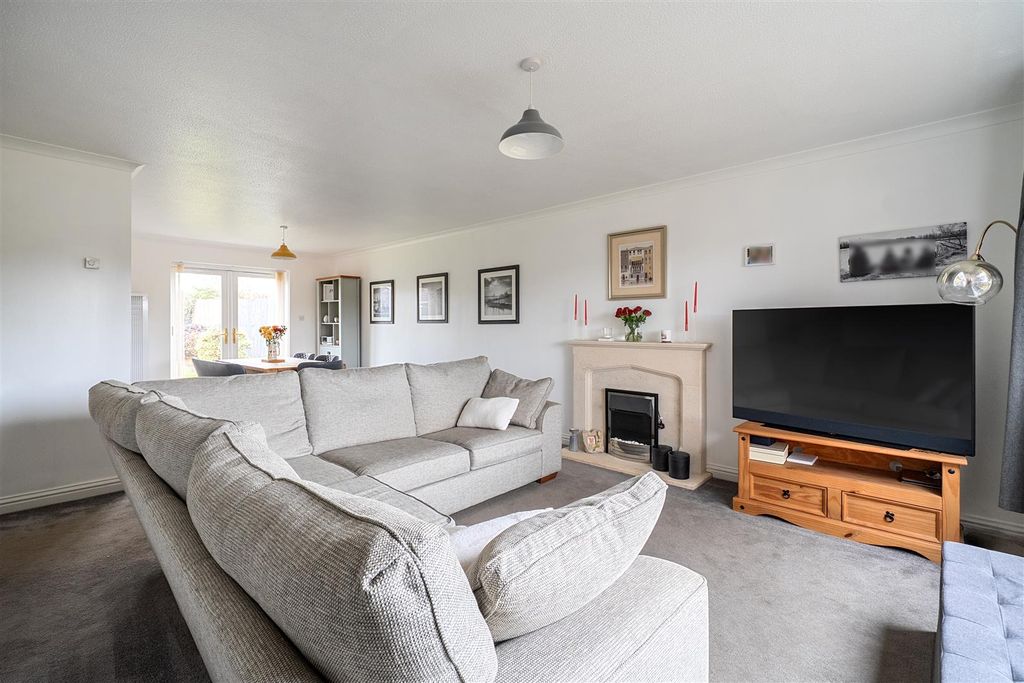 Property photo 3 of 21 1380685-13-6914840Bd1d65.Jpg