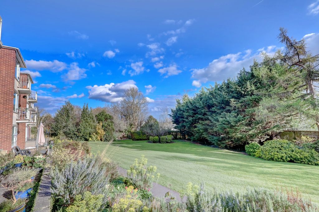 Property photo 3 of 11 Picture No. 10