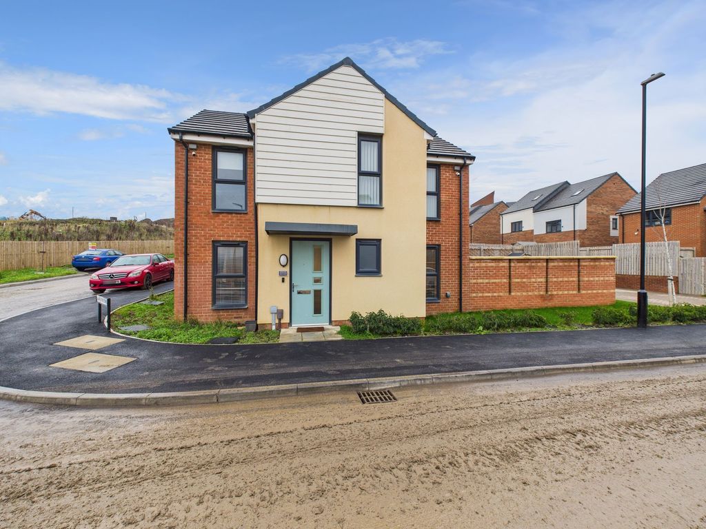 Property photo 1 of 12 External