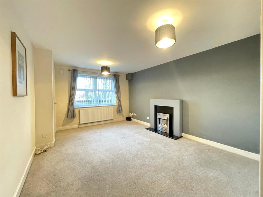 Property photo 2 of 17 Lounge (1).Jpg