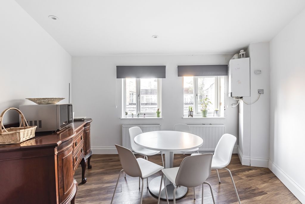 Property photo 2 of 6 Dining Area