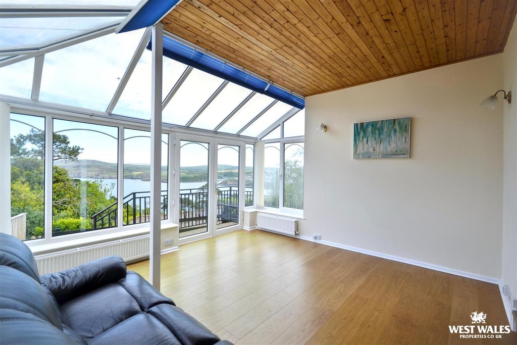Property photo 3 of 30 Sun Room
