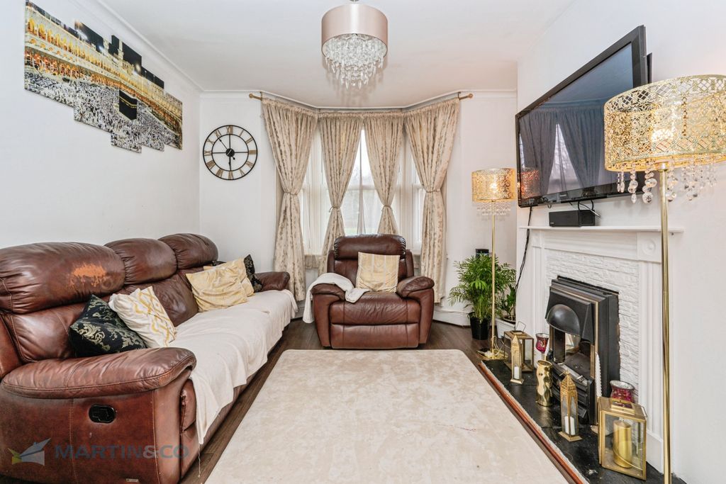 Property photo 3 of 18 Gu215Hb-Fa-Dsc06178