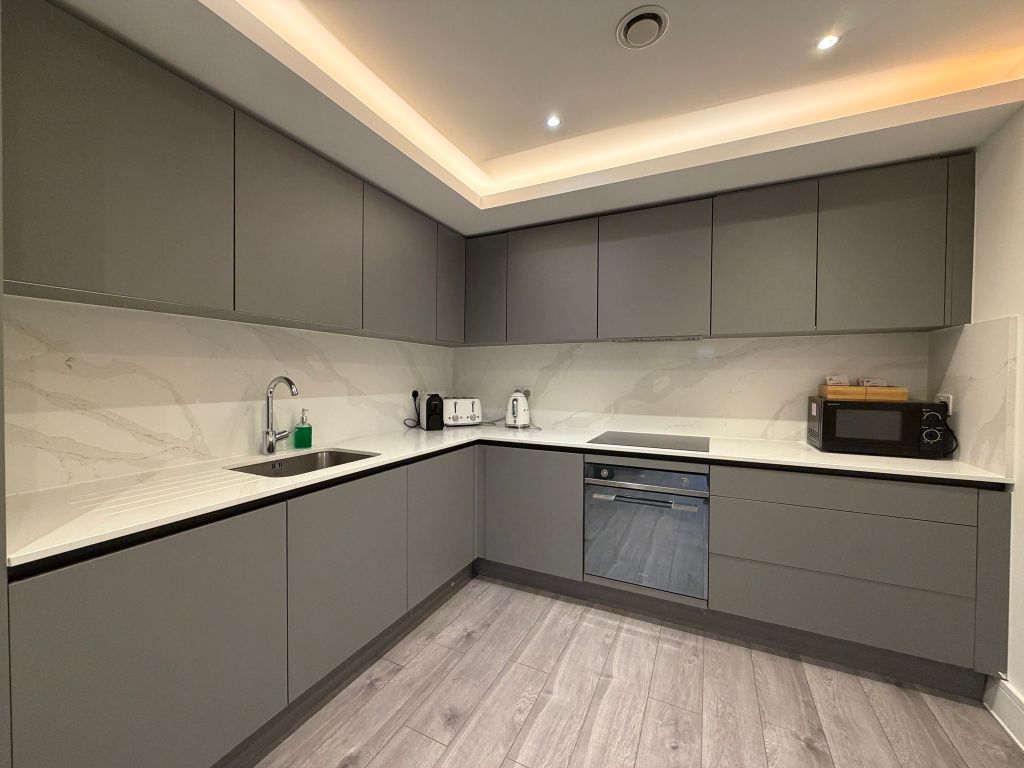 Property photo 2 of 25 Kitchen