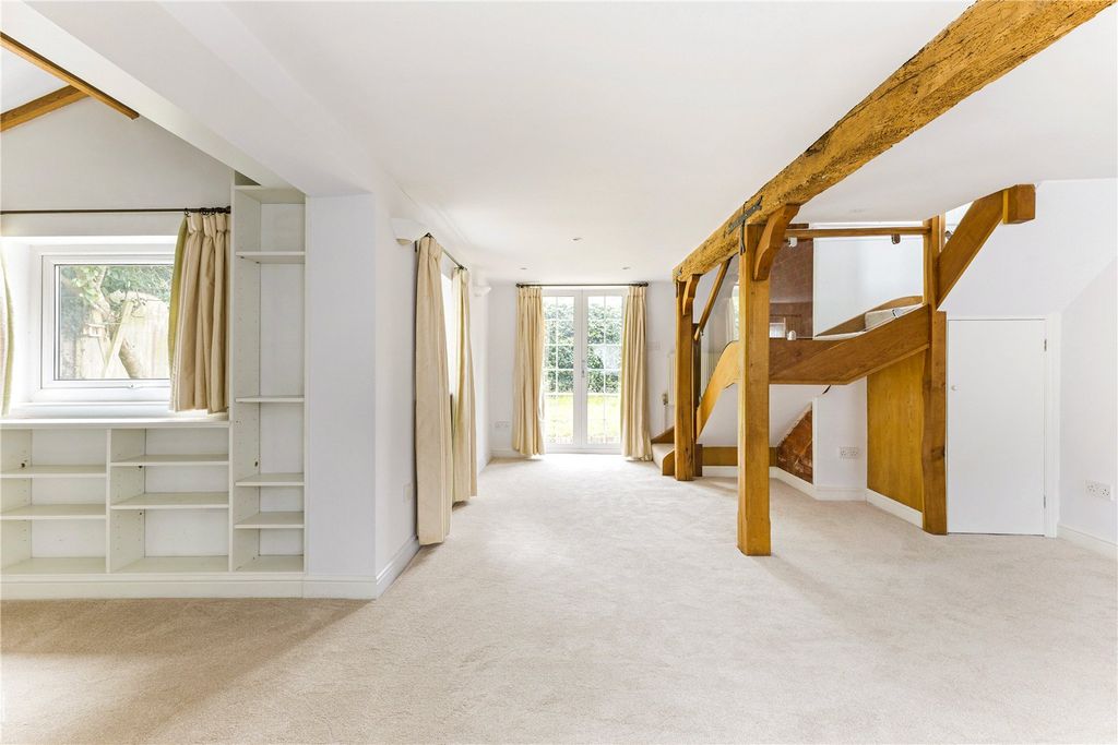 Property photo 2 of 15 Picture No. 26