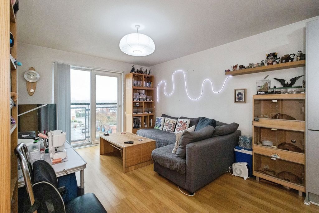 Property photo 2 of 17 Photo