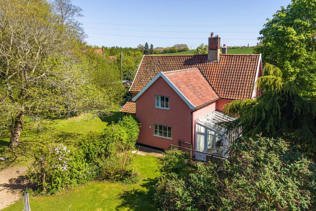 Property photo 1 of 32