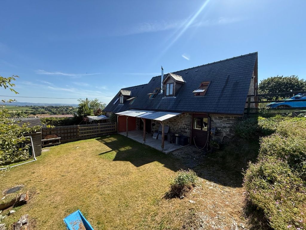 Property photo 2 of 25