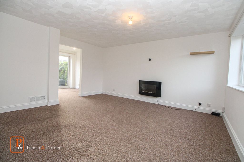 Property photo 2 of 11 Living