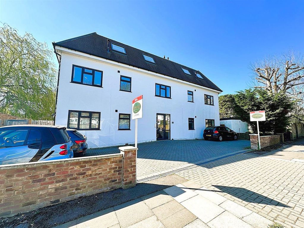 Property photo 1 of 8 Flat 3.Jpg
