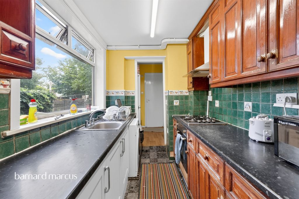 Property photo 3 of 13