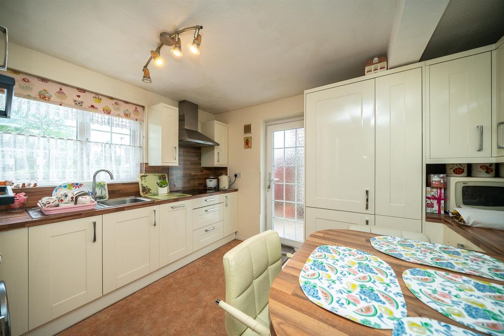Property photo 3 of 26 60-Claudian-Place-1014.Jpg