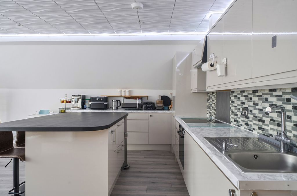 Property photo 3 of 29 1463354-7-6A0743c...