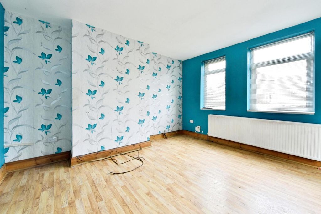 Property photo 2 of 14 Pbox-Img.Jpg