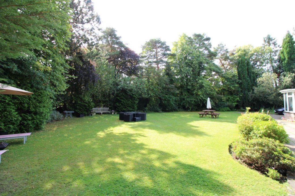 Property photo 3 of 13 17309412_92820329