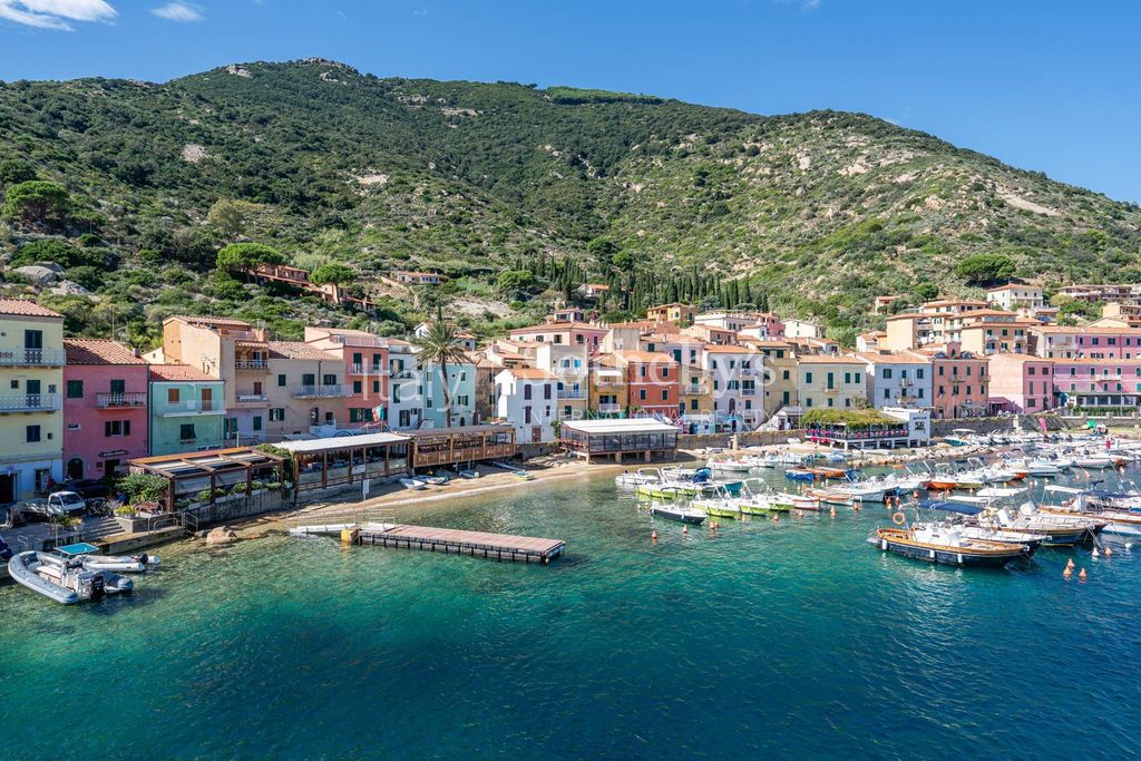 Property photo 3 of 24