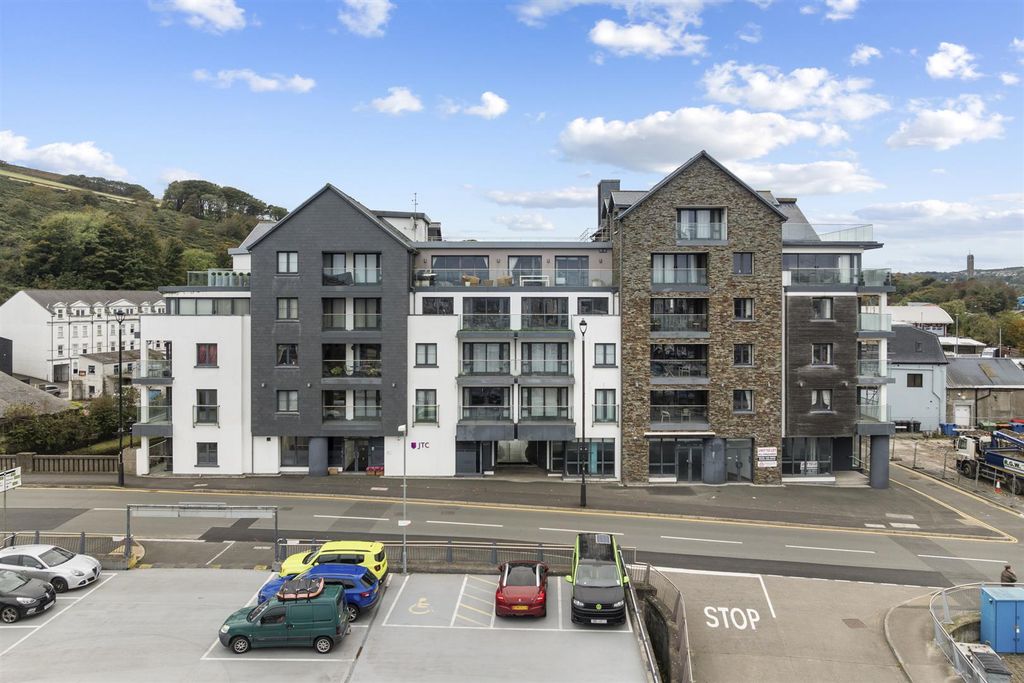 Property photo 1 of 27 1_Dji_20251010182659_0012_d.Jpg