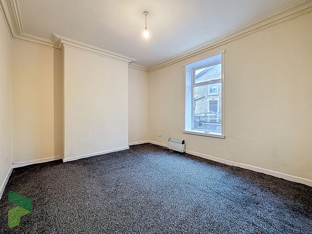 Property photo 3 of 15 Living Room