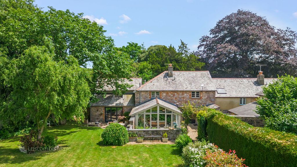 Property photo 1 of 30