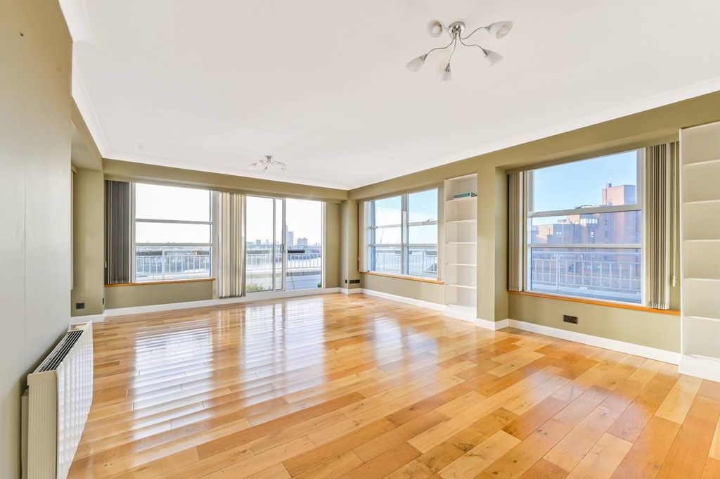 Property photo 1 of 36