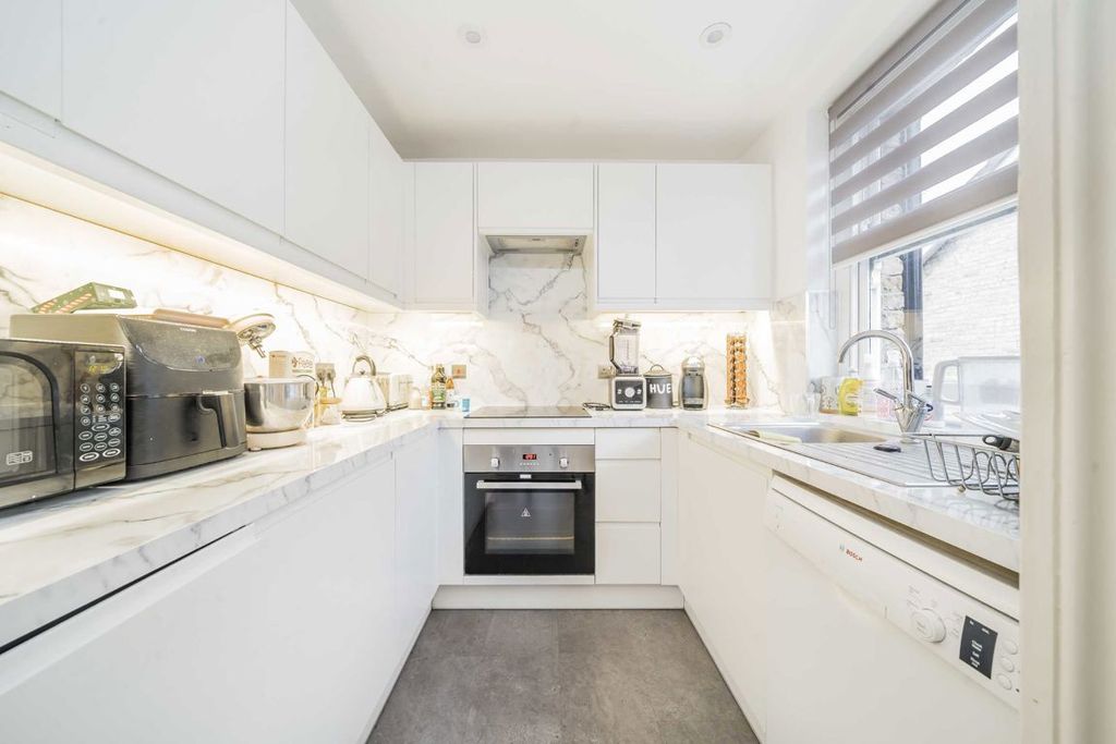 Property photo 3 of 4