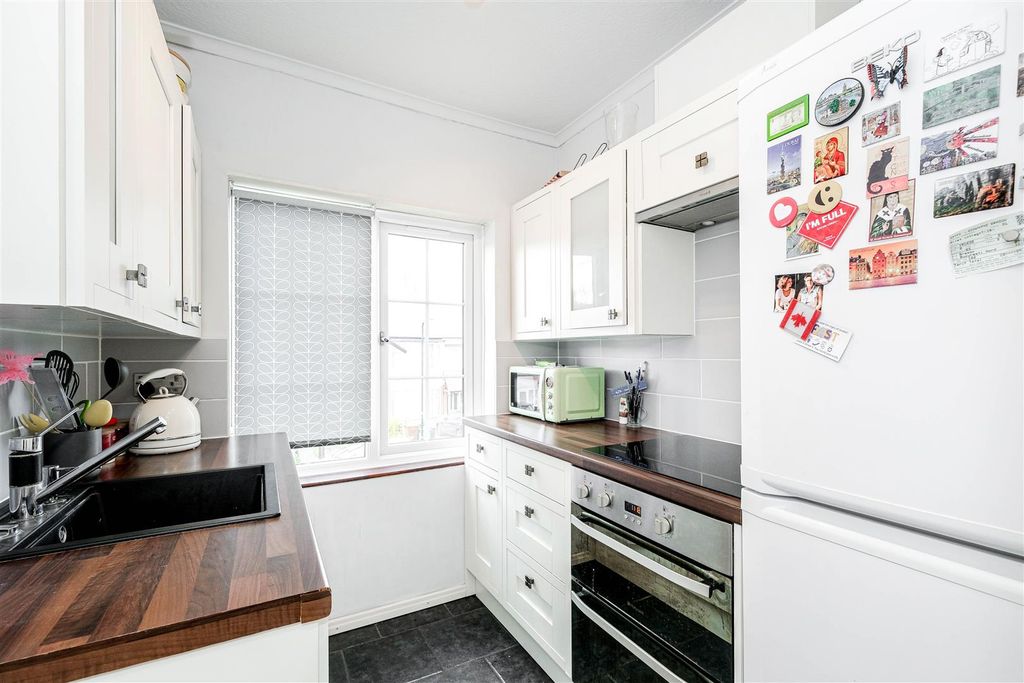 Property photo 3 of 14 1