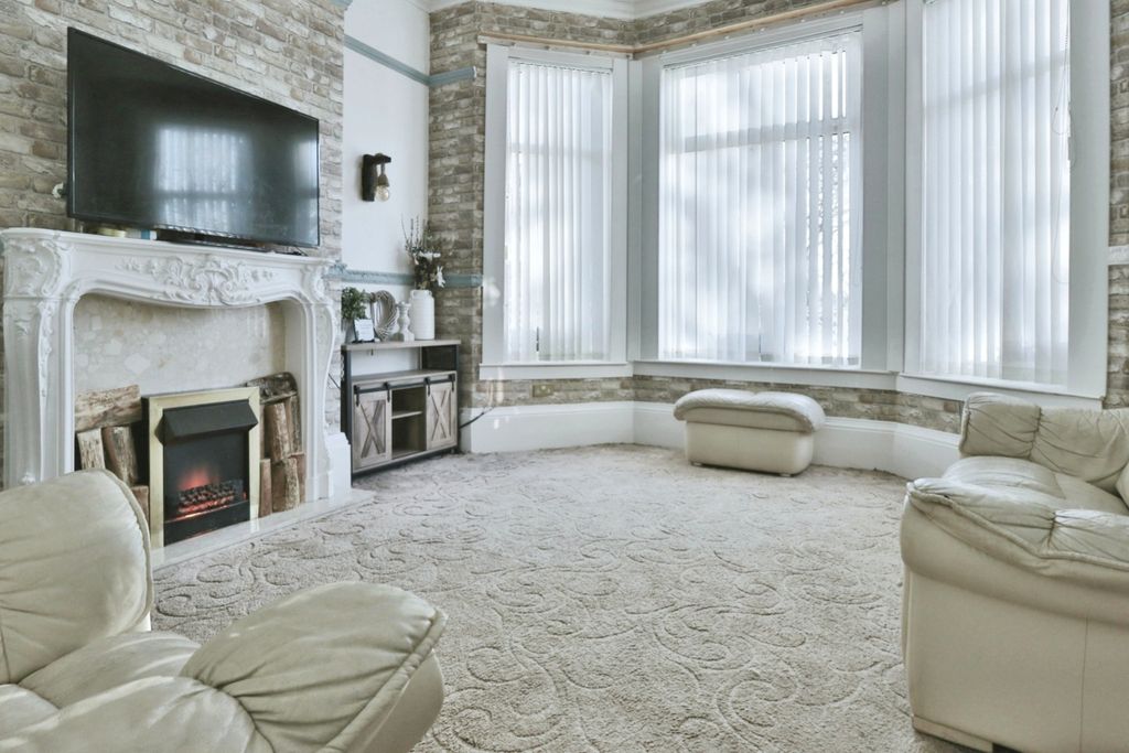 Property photo 3 of 24 2872376