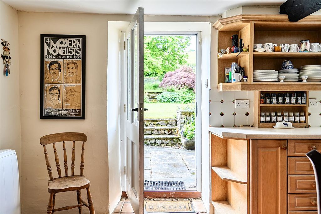 Property photo 3 of 31 Kitchen - Newbury