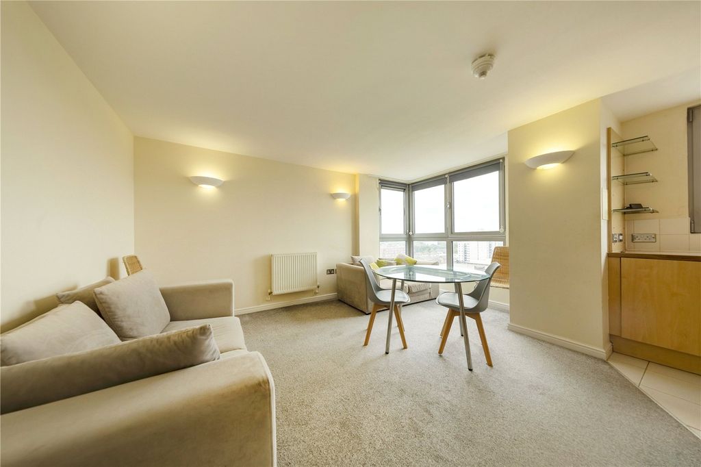Property photo 3 of 20 Picture No. 05