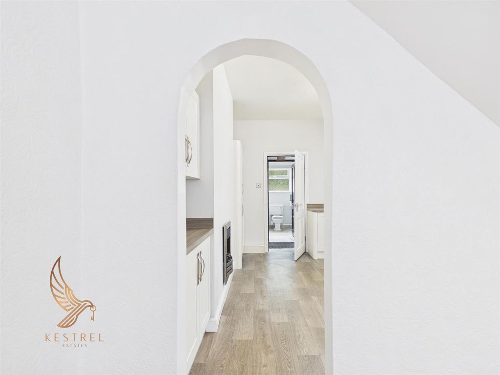 Property photo 3 of 28 18.Jpg