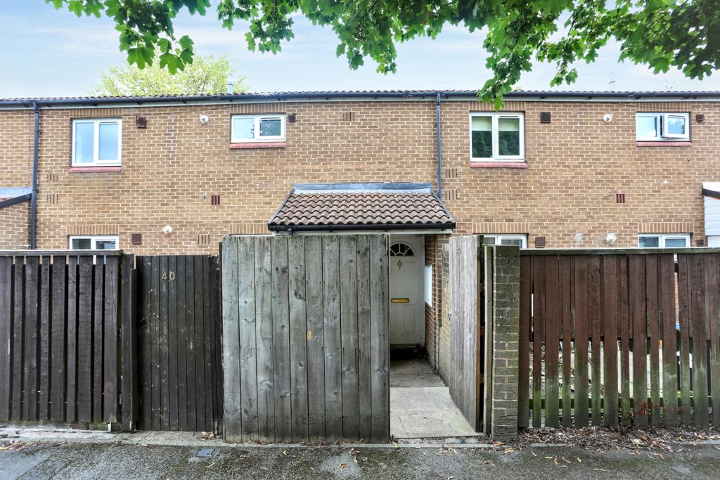Property photo 1 of 11 39 Miniott Walk, Hemlington, Middlesbrough, Cleveland, Ts8 9Na