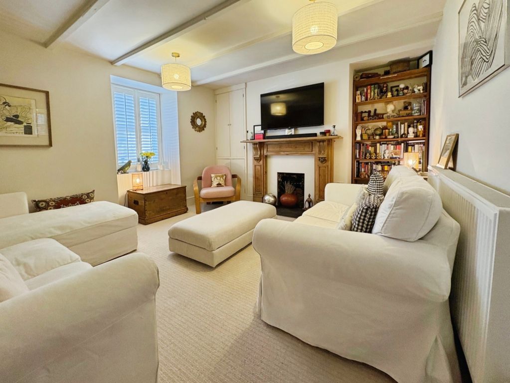 Property photo 2 of 24