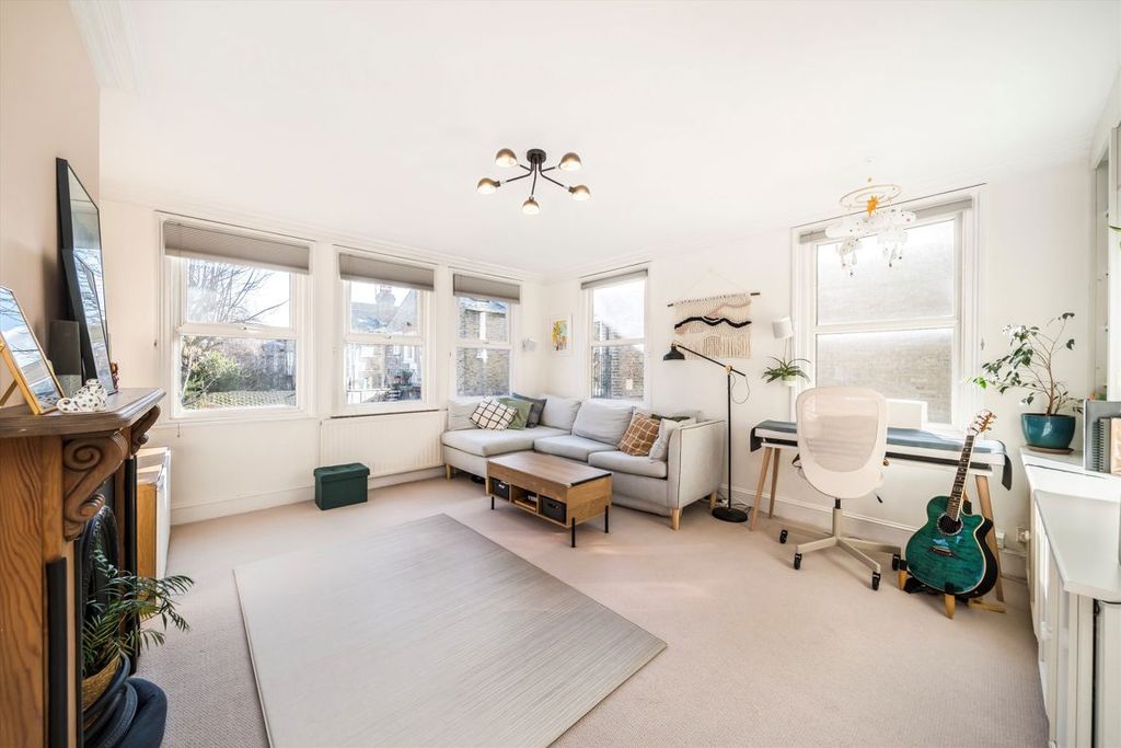 Property photo 2 of 8