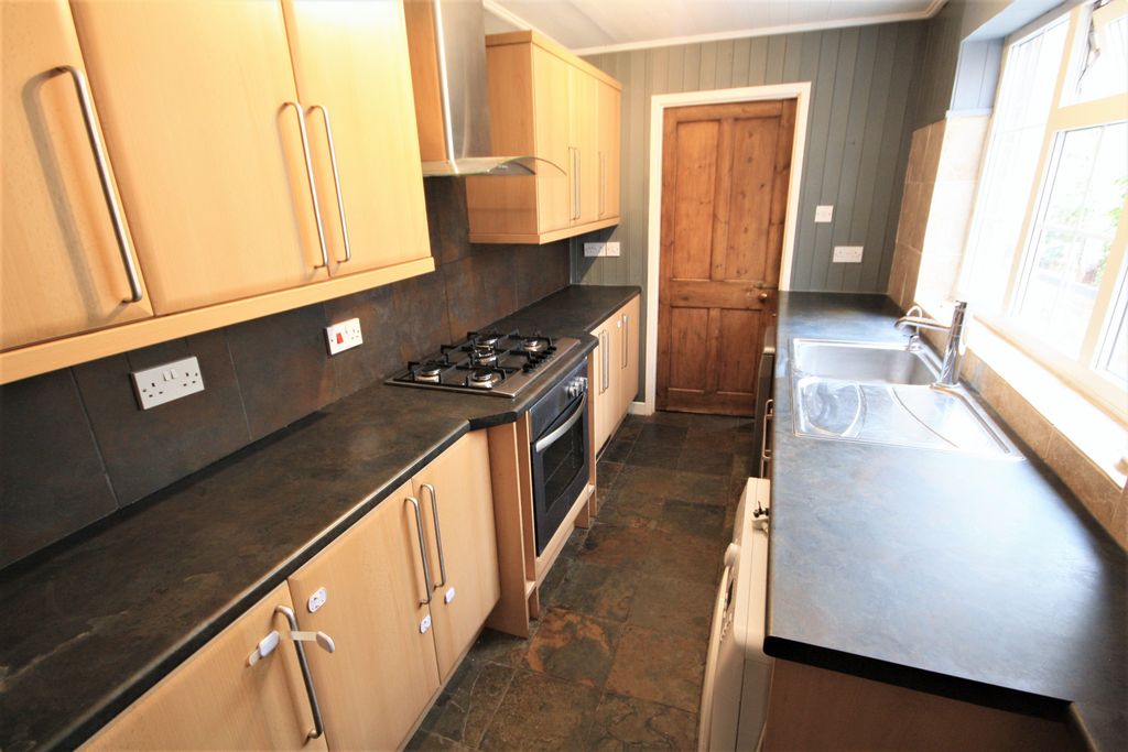 Property photo 3 of 13 Img_2863