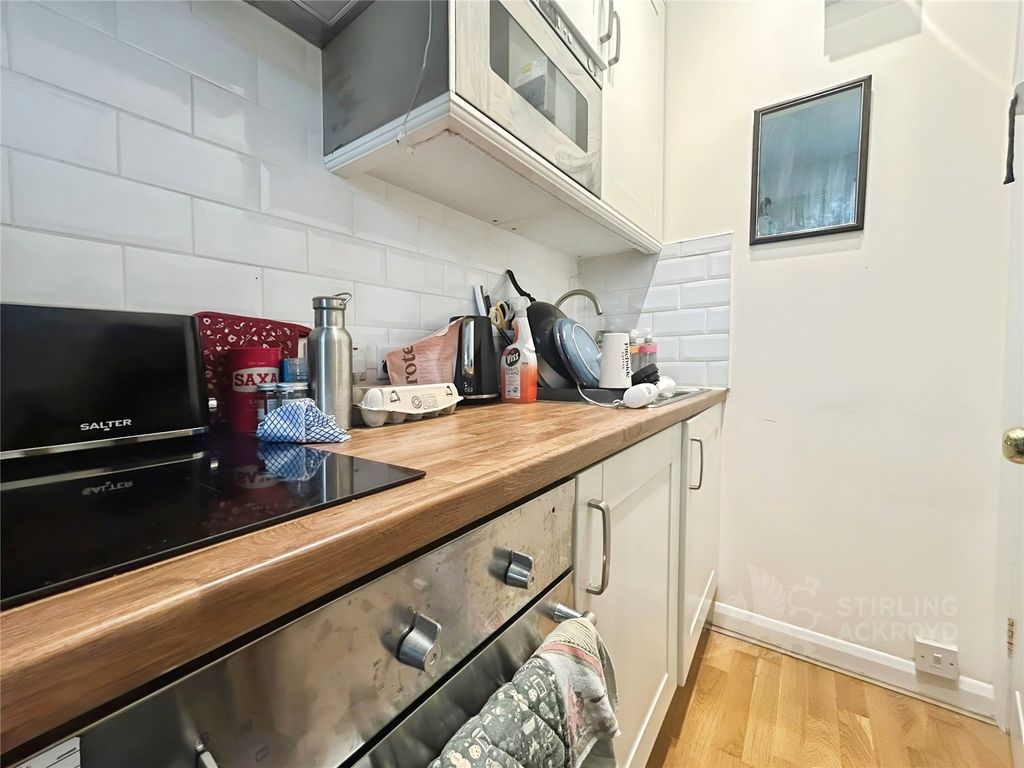 Property photo 2 of 4 Kitchen