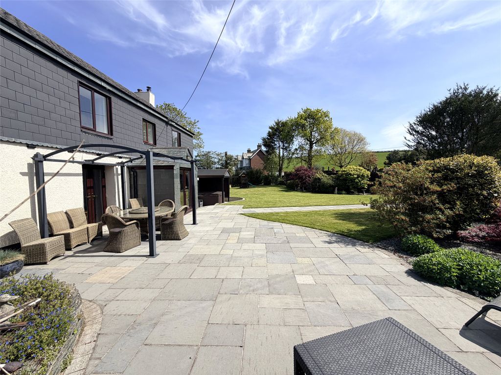 Property photo 2 of 28 Picture No. 02