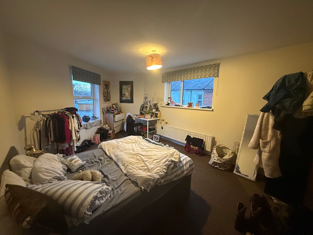 Property photo 3 of 6 Bedroom 2