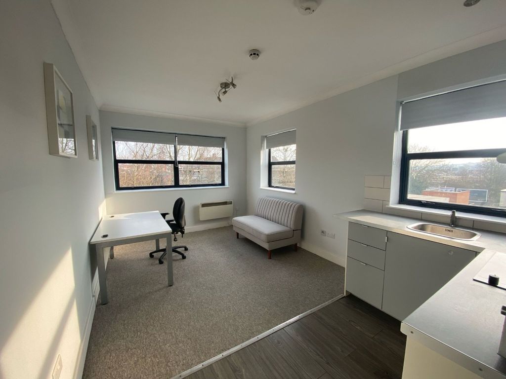 Property photo 3 of 5 887474
