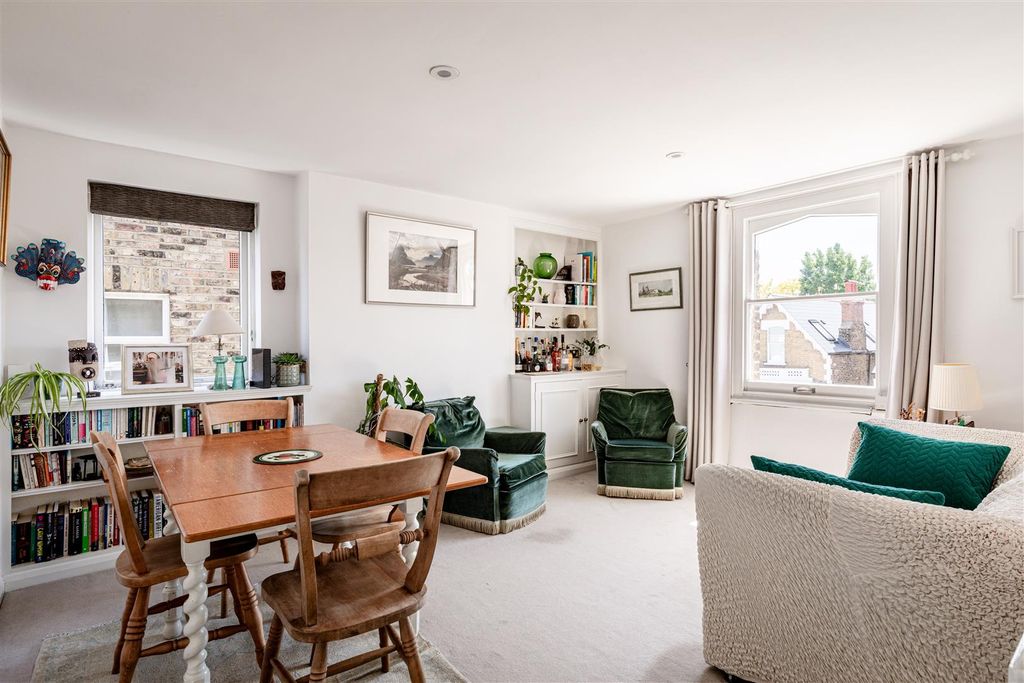 Property photo 2 of 10 Arlington Gardens-11.Jpg