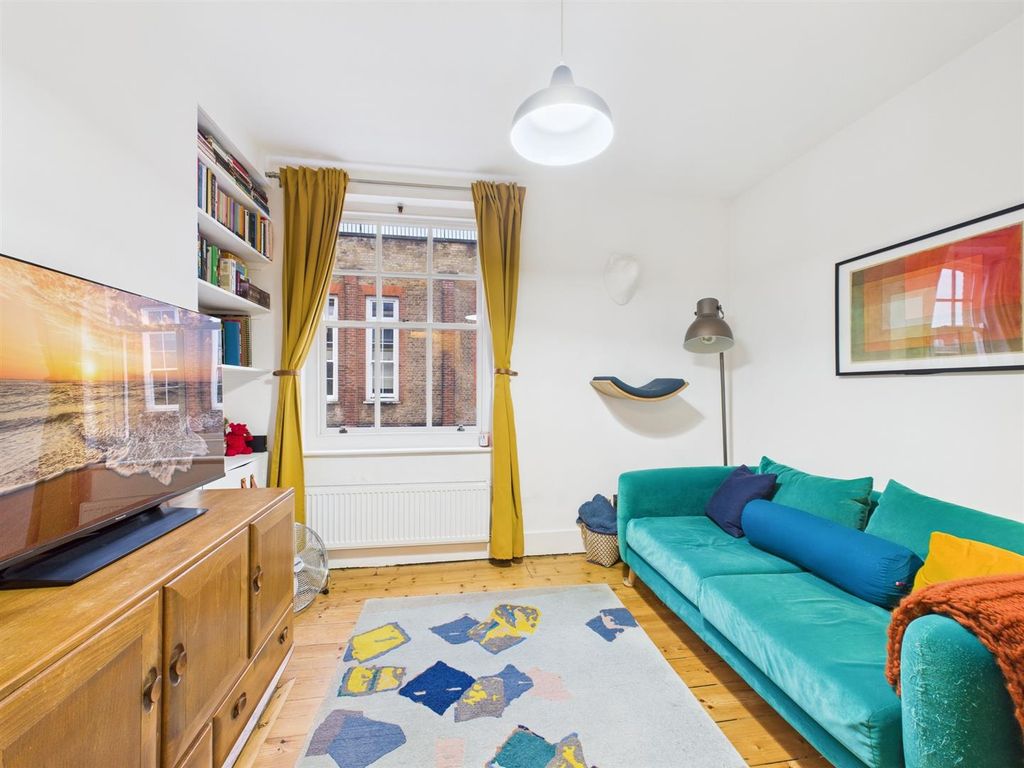 Property photo 2 of 10 Cam04237G0-Pr0229-Still014.Jpg